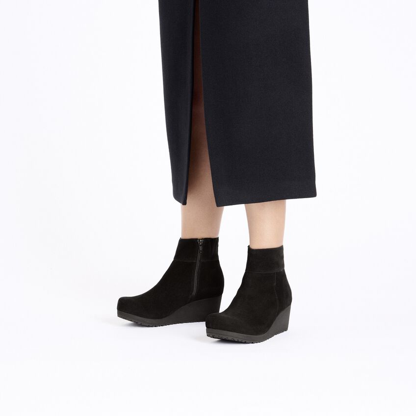 Ebba : Black Suede