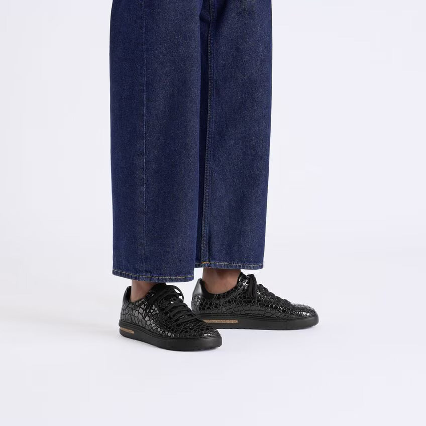 Bend : Embossed Croc Black