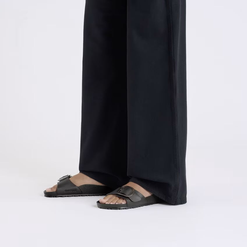 
                      
                        Madrid Big Buckle Waterproof : Black
                      
                    