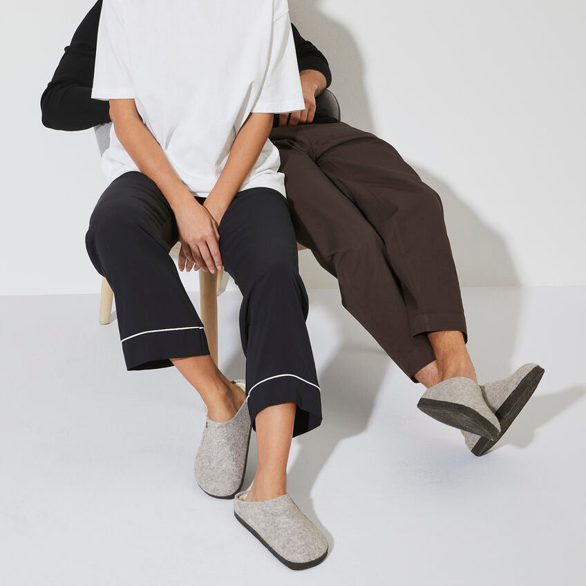 
                      
                        Zermatt Shearling : Light Gray
                      
                    