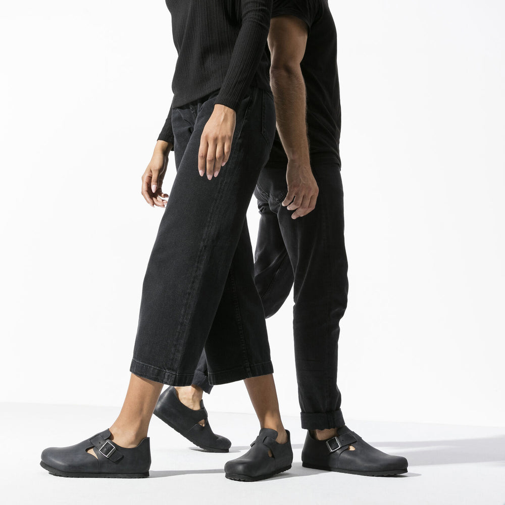 
                      
                        London Classic Footbed : Black Oiled
                      
                    