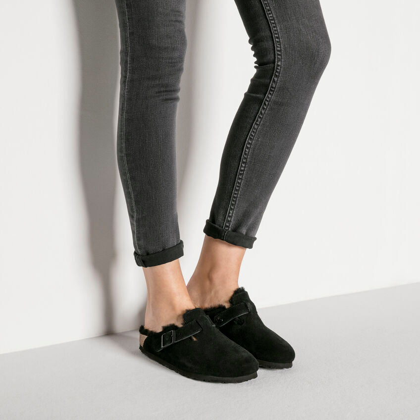 
                      
                        Boston Shearling : Black
                      
                    